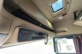 Scania R560, 15.6, 412 kW, diisel, automaat, tagavedu