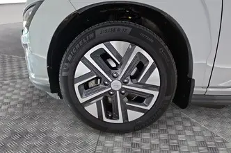 Hyundai Kona, 100 kW, electric, automatic, front-wheel drive