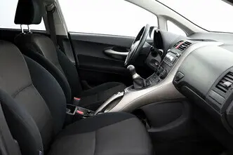 Toyota Auris, 1.4, 66 kW, дизель, механическая, передний привод