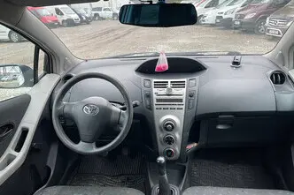 Toyota Yaris, 1.4, 66 kW, дизель, механическая, передний привод