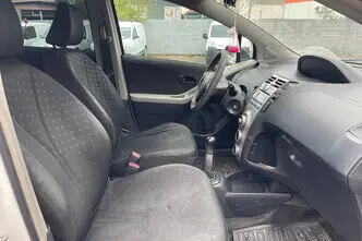 Toyota Yaris, 1.4, 66 kW, дизель, механическая, передний привод
