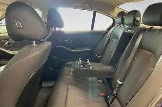 BMW 318, 115 kW, bensiin, automaat, tagavedu