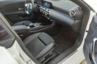 Mercedes-Benz CLA 180, 1.3, 100 kW, bensiin, automaat, esivedu