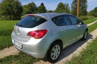 Opel Astra, 1.2, 70 kW, дизель, механическая, передний привод