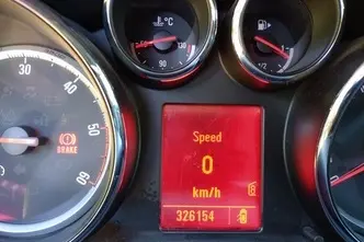 Opel Astra, 1.2, 70 kW, дизель, механическая, передний привод