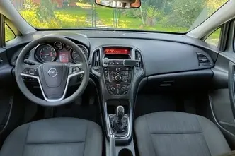 Opel Astra, 1.2, 70 kW, дизель, механическая, передний привод