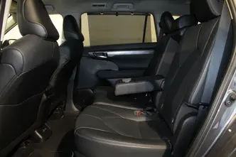 Toyota Highlander, 2.5, 140 kW, гибрид, автомат, полный привод