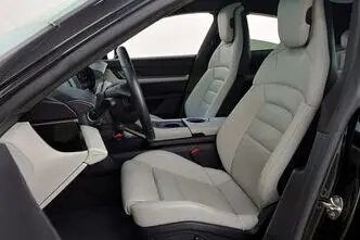 Porsche Taycan, 142 kW, elekter, automaat, nelikvedu