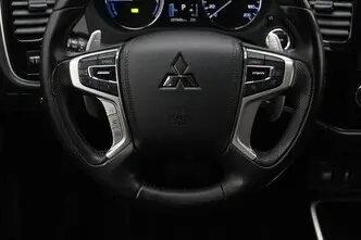 Mitsubishi Outlander, 2.0, 89 kW, подключаемый гибрид, автомат, полный привод