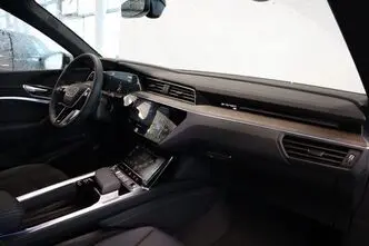 Audi Q8 e-tron, 158 kW, электричество, автомат, полный привод