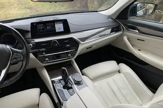 BMW 530, 3.0, 195 kW, дизель, автомат, полный привод