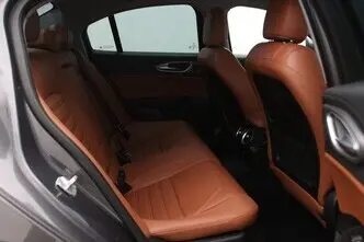 Alfa Romeo Giulia, 2.0, 147 kW, bensiin, automaat, tagavedu