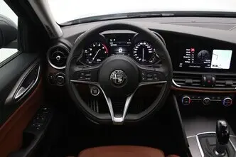 Alfa Romeo Giulia, 2.0, 147 kW, bensiin, automaat, tagavedu