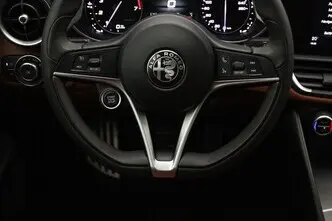 Alfa Romeo Giulia, 2.0, 147 kW, bensiin, automaat, tagavedu