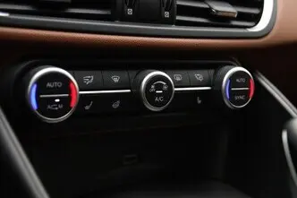 Alfa Romeo Giulia, 2.0, 147 kW, bensiin, automaat, tagavedu