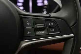 Alfa Romeo Giulia, 2.0, 147 kW, bensiin, automaat, tagavedu