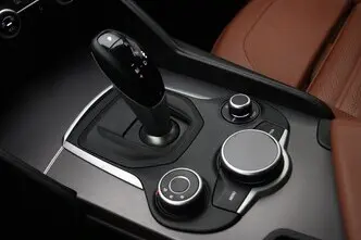Alfa Romeo Giulia, 2.0, 147 kW, bensiin, automaat, tagavedu