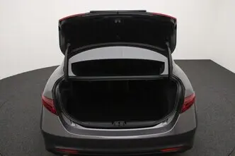 Alfa Romeo Giulia, 2.0, 147 kW, bensiin, automaat, tagavedu