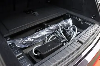 BMW iX, 102 kW, elekter, automaat, nelikvedu