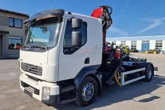 Volvo FL280 4X2 HMF 1560, 7.2, 206 kW, дизель, задний привод