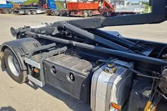 Volvo FL280 4X2 HMF 1560, 7.2, 206 kW, дизель, задний привод