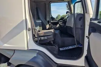 Volvo FL280 4X2 HMF 1560, 7.2, 206 kW, дизель, задний привод
