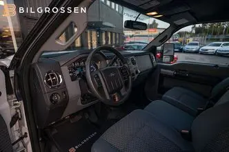 Ford F 250, 283 kW, бензин, автомат, полный привод