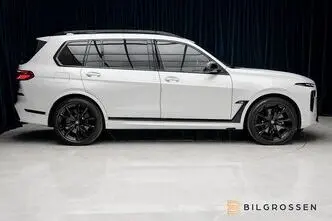 BMW X7, 4.4, 390 kW, бензин, автомат, полный привод