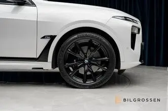 BMW X7, 4.4, 390 kW, бензин, автомат, полный привод