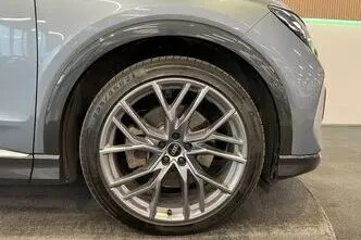 Audi Q4 e-tron, 77 kW, electric, automatic, four-wheel drive