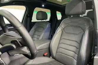 Volkswagen Touareg, 3.0, 340 kW, petrol, automatic, four-wheel drive
