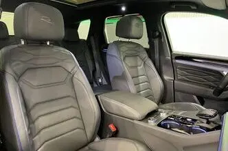 Volkswagen Touareg, 3.0, 340 kW, petrol, automatic, four-wheel drive