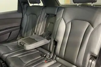 Audi Q7, 3.0, 210 kW, гибрид, автомат, полный привод