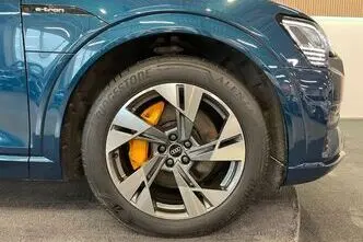 Audi e-tron, 158 kW, electric, automatic, four-wheel drive