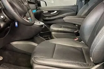 Mercedes-Benz V 300, 2.0, 174 kW, diesel, automatic, rear-wheel drive