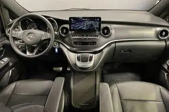 Mercedes-Benz V 300, 2.0, 174 kW, diesel, automatic, rear-wheel drive