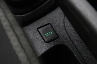 Renault Clio, 0.9, 66 kW, бензин, механическая, передний привод