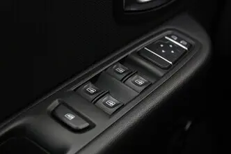 Renault Clio, 0.9, 66 kW, бензин, механическая, передний привод