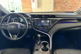 Toyota Camry, 2.5, 131 kW, гибрид, автомат, передний привод