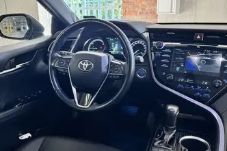 Toyota Camry, 2.5, 131 kW, гибрид, автомат, передний привод