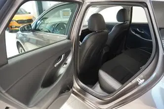 Hyundai i30, 1.5, 117.5 kW, гибрид, автомат, передний привод