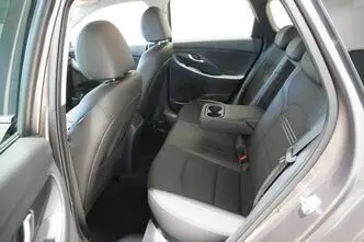 Hyundai i30, 1.5, 117.5 kW, гибрид, автомат, передний привод
