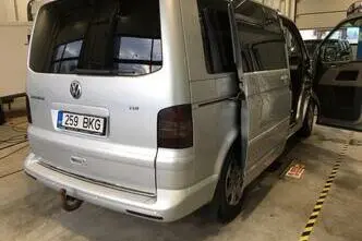 Volkswagen Multivan, diesel, manual, front-wheel drive