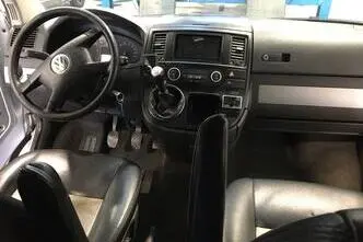 Volkswagen Multivan, diesel, manual, front-wheel drive