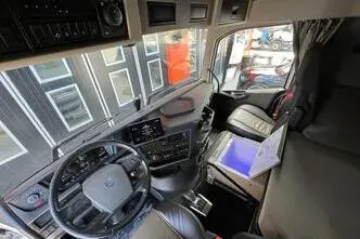 Volvo FH 500 6x2, 375 kW, дизель, автомат
