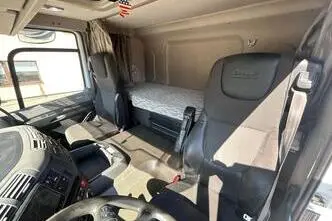 DAF CF330, 240 kW, дизель, автомат