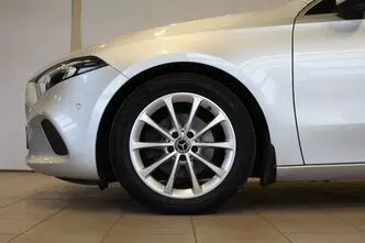 Mercedes-Benz A 180, 1.3, 100 kW, bensiin, automaat, esivedu