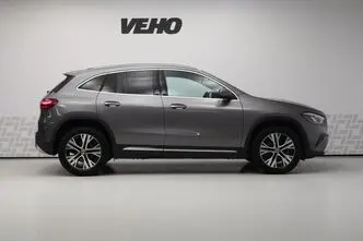 Mercedes-Benz GLA 180, 1.3, 100 kW, hybrid, automatic, front-wheel drive