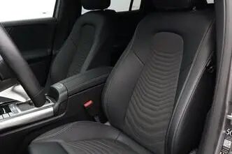 Mercedes-Benz GLA 180, 1.3, 100 kW, hybrid, automatic, front-wheel drive