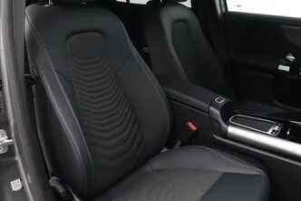 Mercedes-Benz GLA 180, 1.3, 100 kW, hybrid, automatic, front-wheel drive